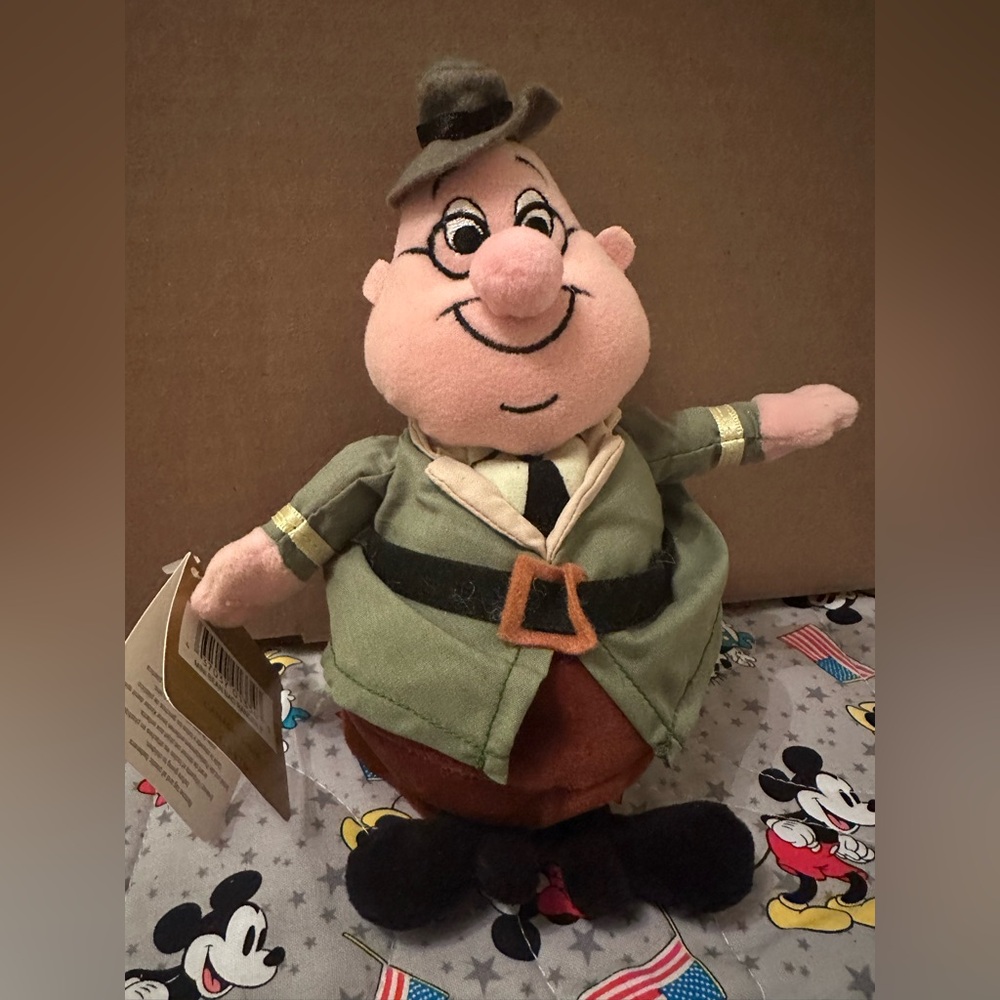 Disney Store Grin And Bear It Park Ranger 8in Bean Bag plush